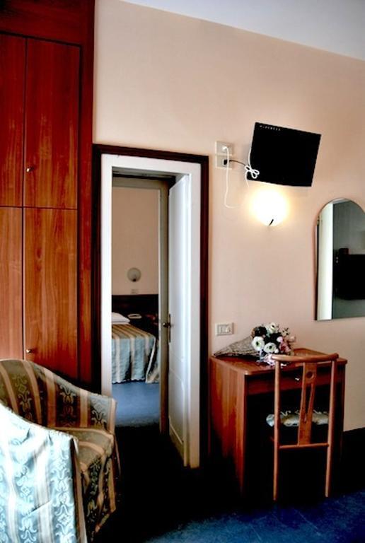 Hotel Acerboli Rimini Zimmer foto